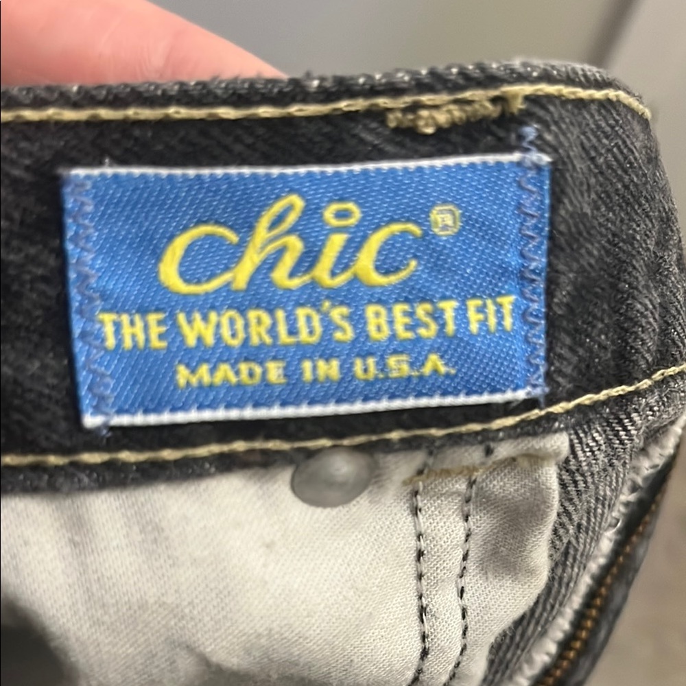 Chic Women's Jeans - Classic Black